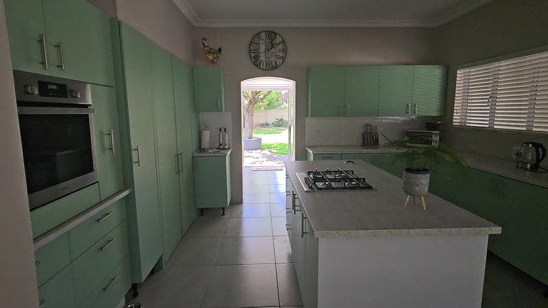 5 Bedroom Property for Sale in Three Rivers Gauteng