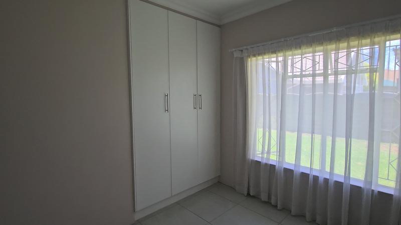 5 Bedroom Property for Sale in Three Rivers Gauteng