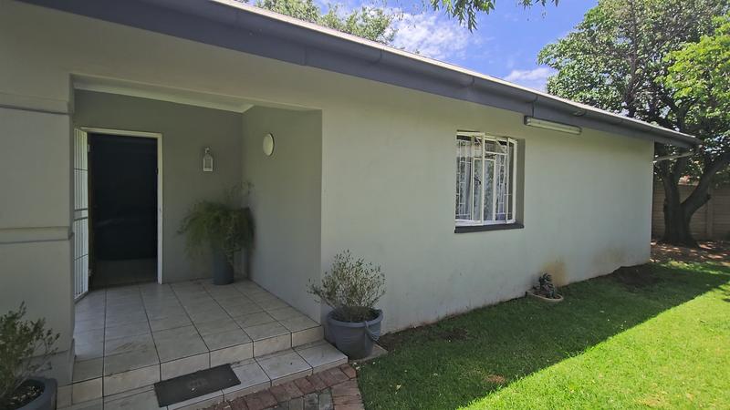 5 Bedroom Property for Sale in Three Rivers Gauteng