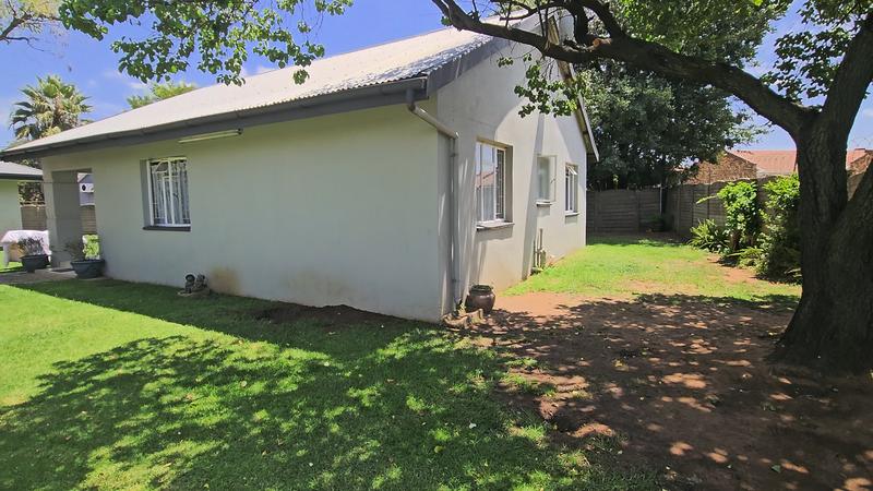 5 Bedroom Property for Sale in Three Rivers Gauteng