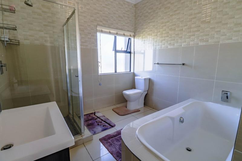 4 Bedroom Property for Sale in Copperleaf Estate Gauteng