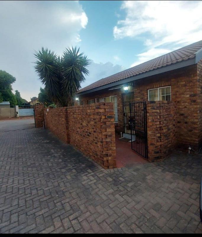 3 Bedroom Property for Sale in Eldoraigne Gauteng