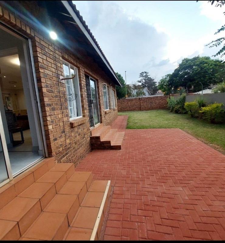 3 Bedroom Property for Sale in Eldoraigne Gauteng