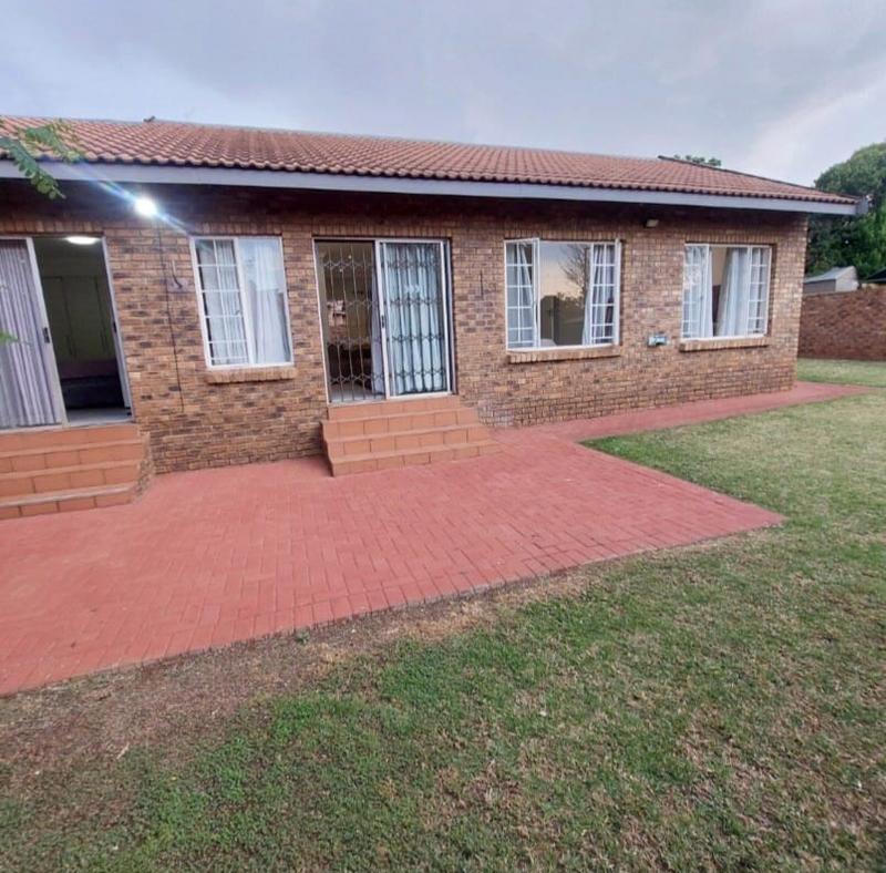 3 Bedroom Property for Sale in Eldoraigne Gauteng
