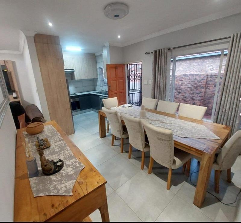 3 Bedroom Property for Sale in Eldoraigne Gauteng