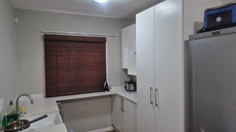 1 Bedroom Property for Sale in Linden Gauteng