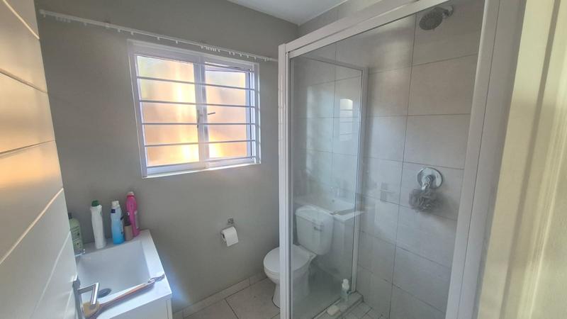 1 Bedroom Property for Sale in Linden Gauteng