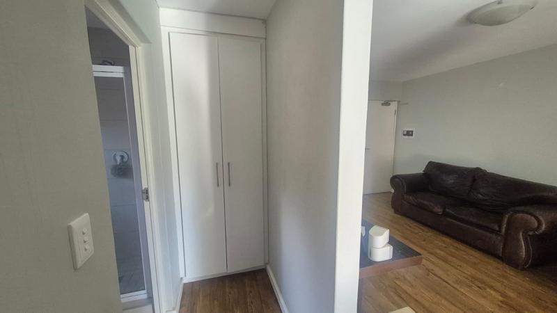 1 Bedroom Property for Sale in Linden Gauteng