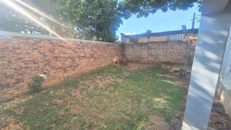 1 Bedroom Property for Sale in Linden Gauteng