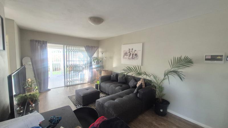 1 Bedroom Property for Sale in Linden Gauteng