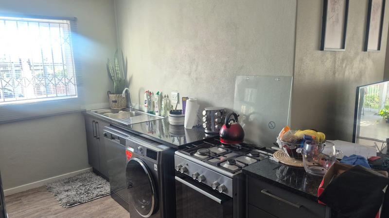 1 Bedroom Property for Sale in Linden Gauteng