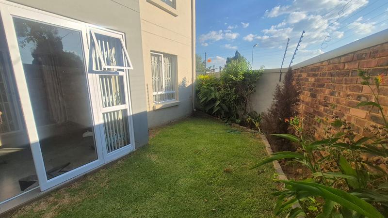 1 Bedroom Property for Sale in Linden Gauteng