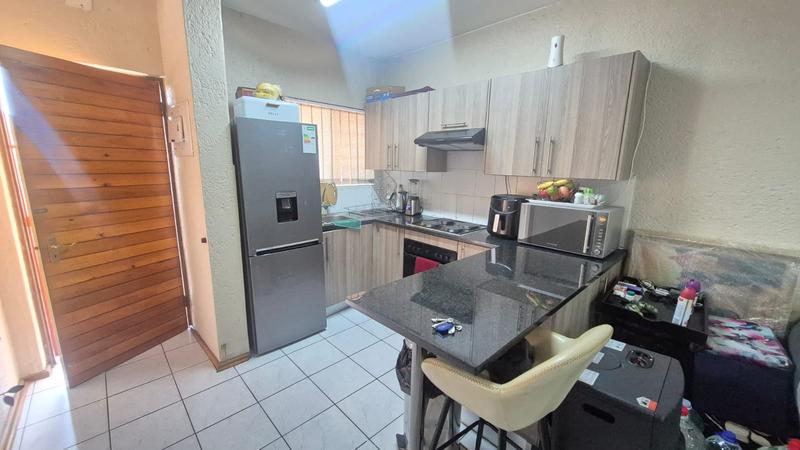 1 Bedroom Property for Sale in Westdene Gauteng