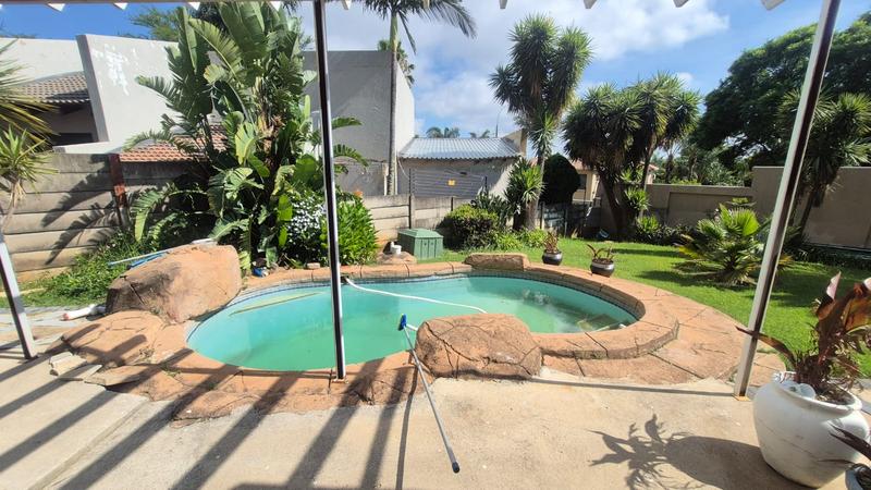 3 Bedroom Property for Sale in Little Falls Gauteng