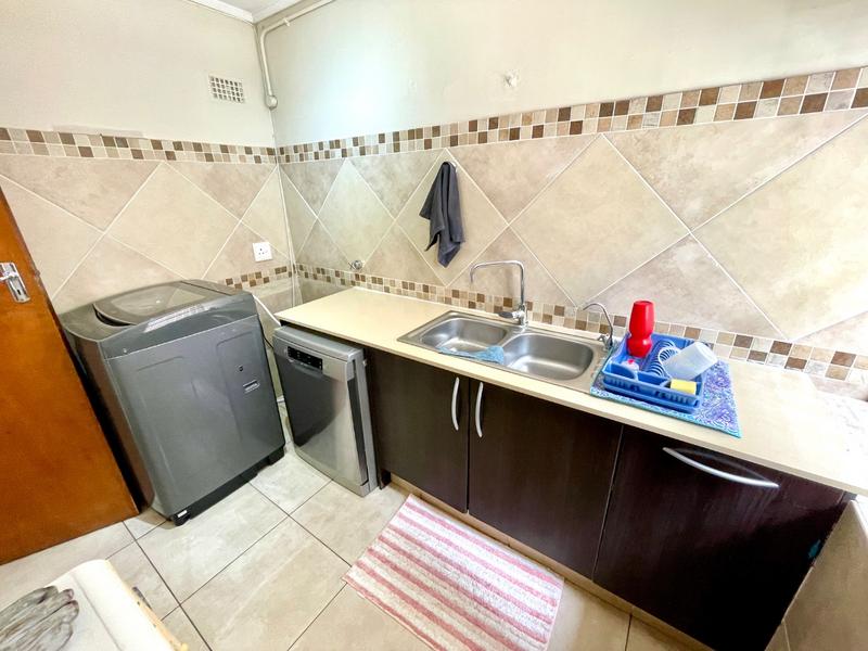 5 Bedroom Property for Sale in Noordheuwel Gauteng