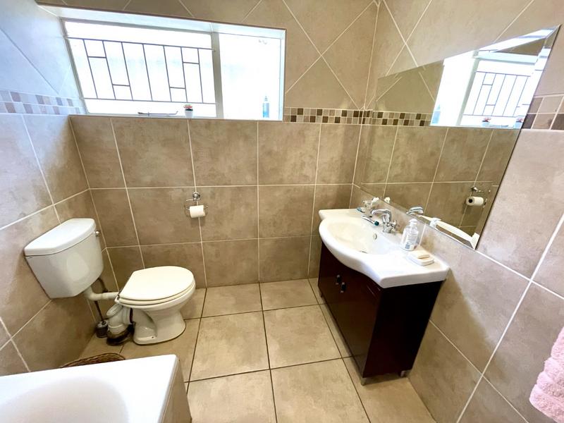 5 Bedroom Property for Sale in Noordheuwel Gauteng