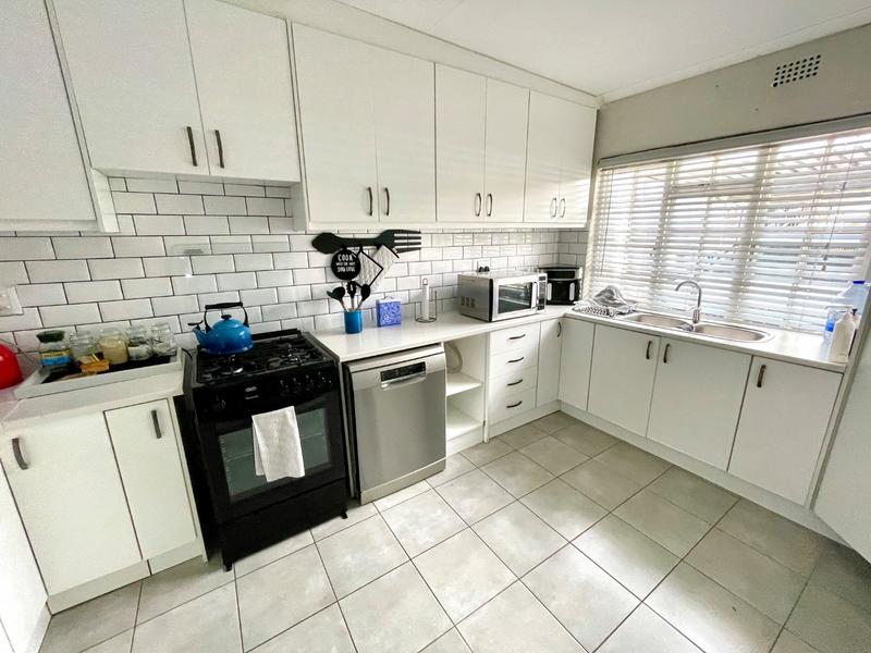 5 Bedroom Property for Sale in Noordheuwel Gauteng