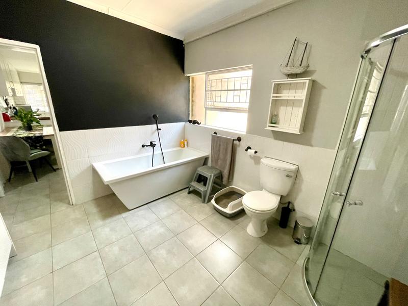 5 Bedroom Property for Sale in Noordheuwel Gauteng