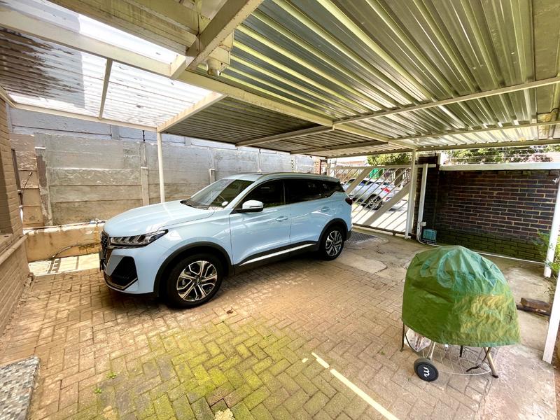 5 Bedroom Property for Sale in Noordheuwel Gauteng