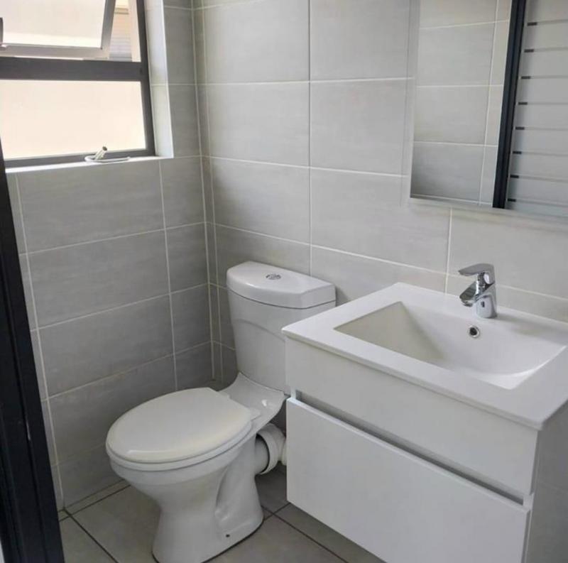 To Let 1 Bedroom Property for Rent in Waterfall Gauteng