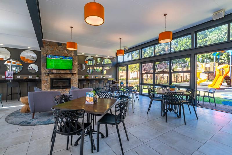 2 Bedroom Property for Sale in Crowthorne Gauteng