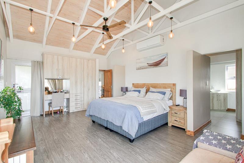 To Let 4 Bedroom Property for Rent in Helderfontein Estate Gauteng