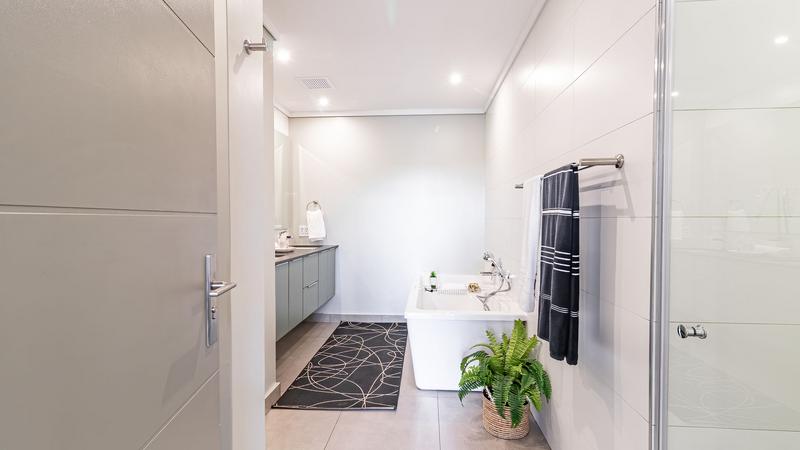 3 Bedroom Property for Sale in Midfield Estate Gauteng