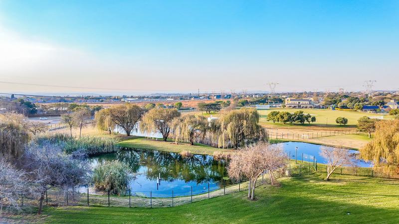 3 Bedroom Property for Sale in Midfield Estate Gauteng