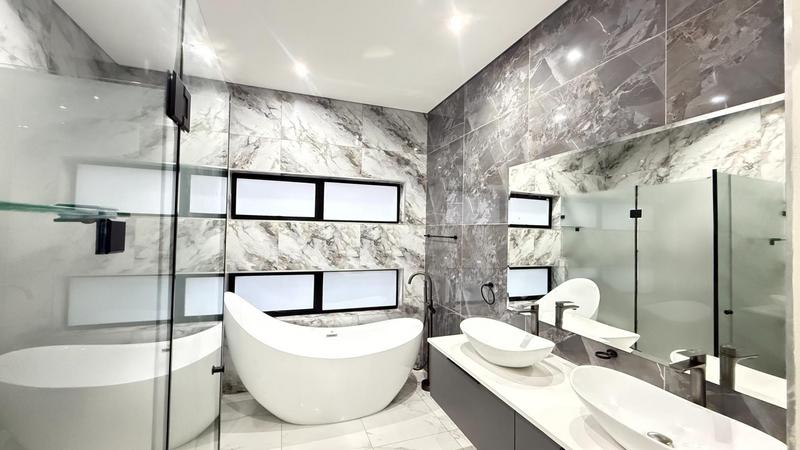 5 Bedroom Property for Sale in Fountainbrook Estate Gauteng