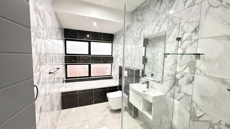 5 Bedroom Property for Sale in Fountainbrook Estate Gauteng