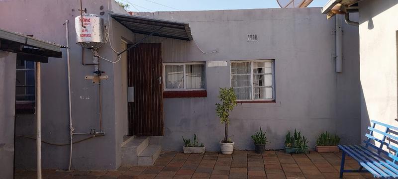 To Let 1 Bedroom Property for Rent in Primrose Hill Gauteng