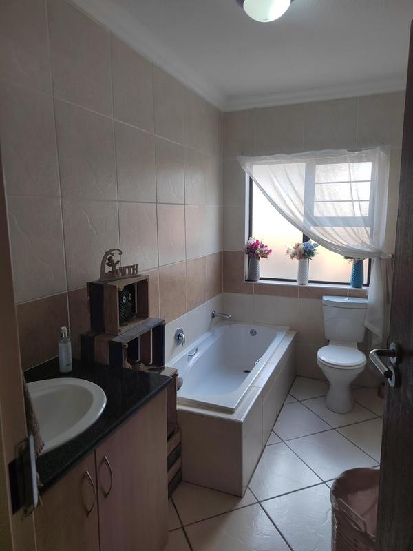 To Let 3 Bedroom Property for Rent in Meyersdal Gauteng