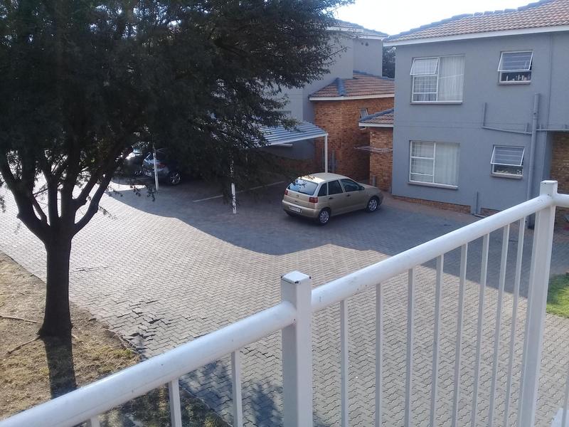 To Let 2 Bedroom Property for Rent in Groblerpark Gauteng
