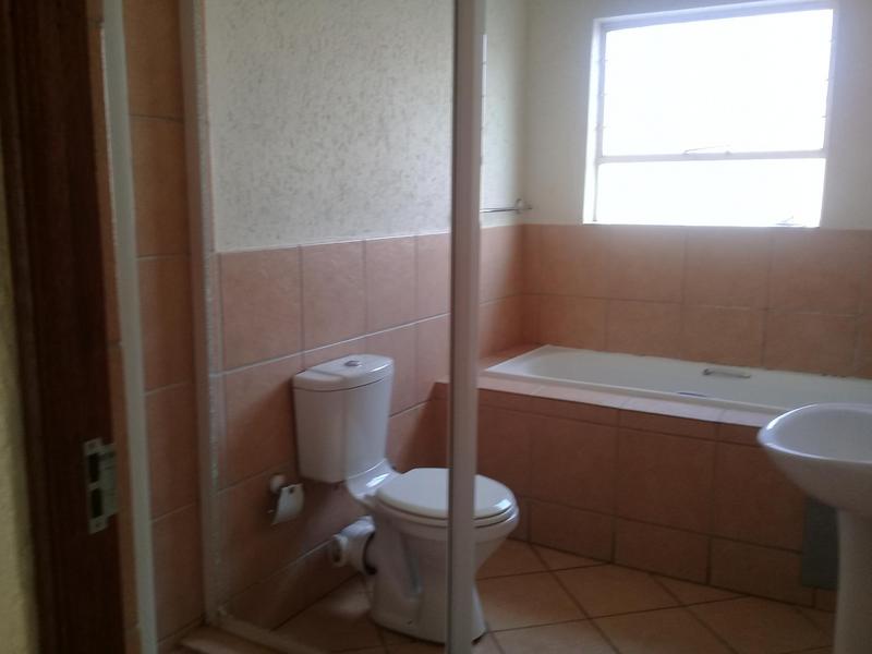 To Let 2 Bedroom Property for Rent in Groblerpark Gauteng