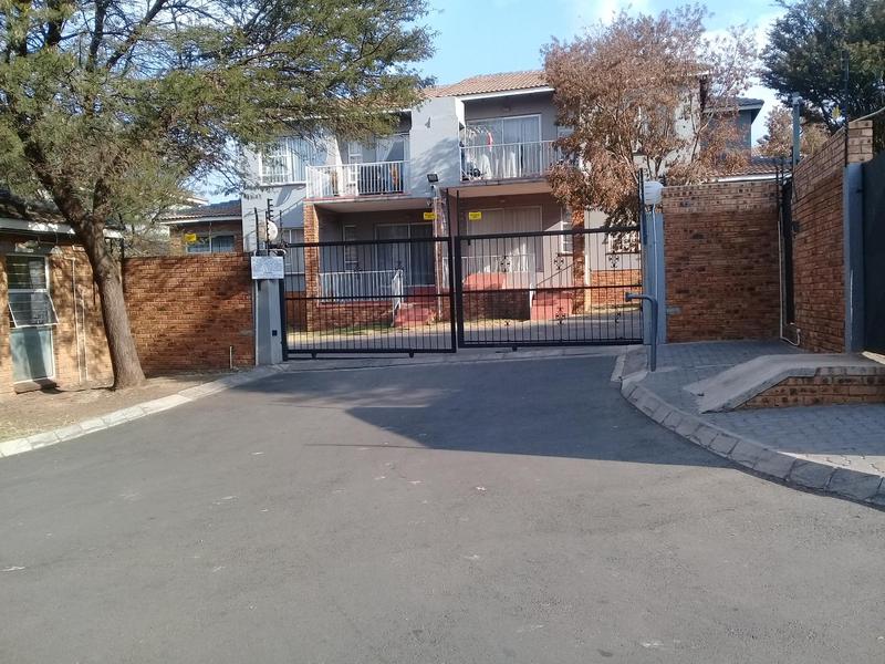 To Let 2 Bedroom Property for Rent in Groblerpark Gauteng