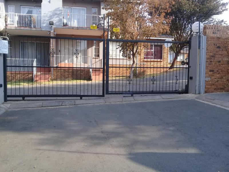 To Let 2 Bedroom Property for Rent in Groblerpark Gauteng