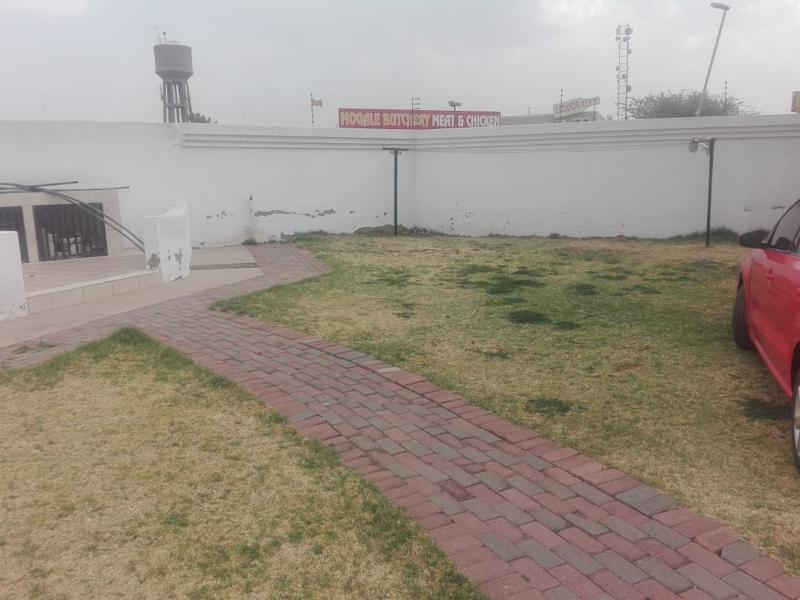 To Let 2 Bedroom Property for Rent in Krugersdorp Gauteng