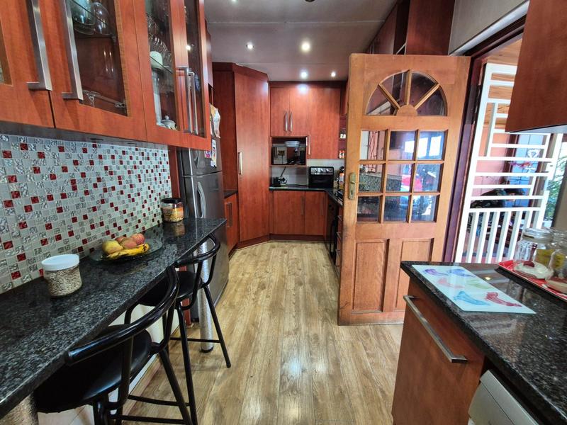 4 Bedroom Property for Sale in General Albertspark Gauteng