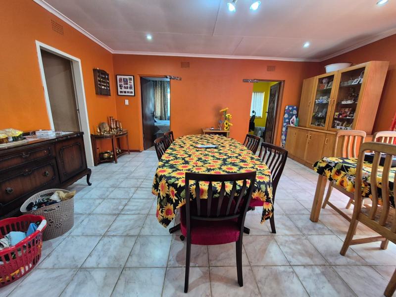 4 Bedroom Property for Sale in General Albertspark Gauteng