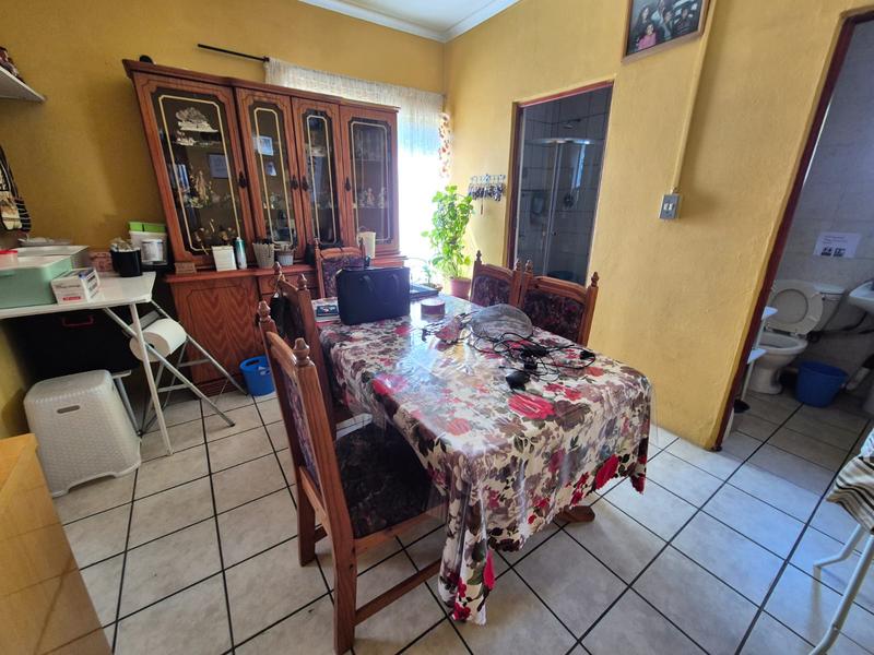 4 Bedroom Property for Sale in General Albertspark Gauteng