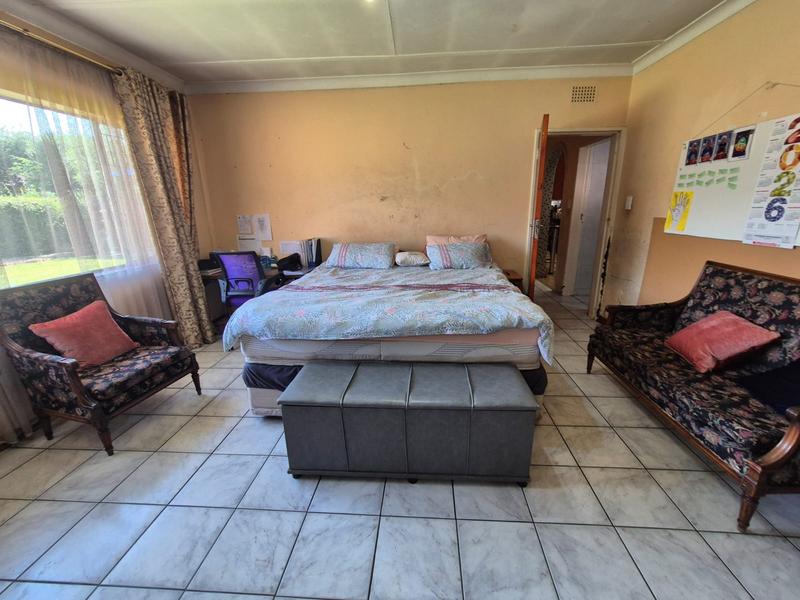 4 Bedroom Property for Sale in General Albertspark Gauteng