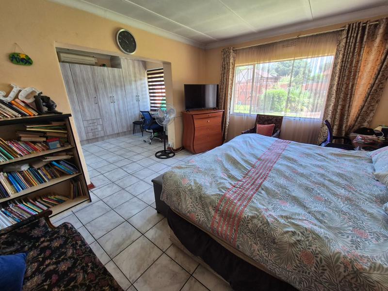 4 Bedroom Property for Sale in General Albertspark Gauteng