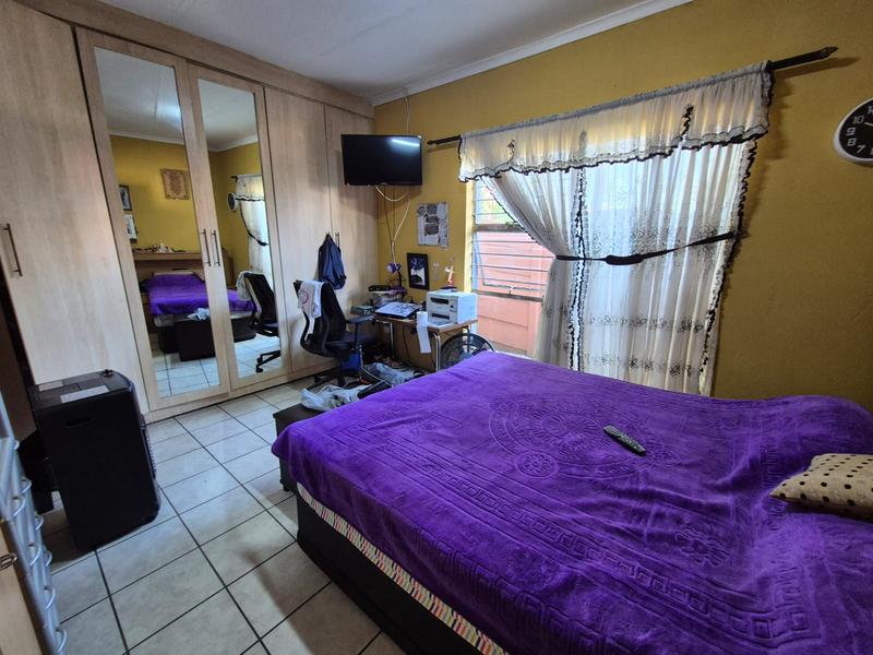 4 Bedroom Property for Sale in General Albertspark Gauteng