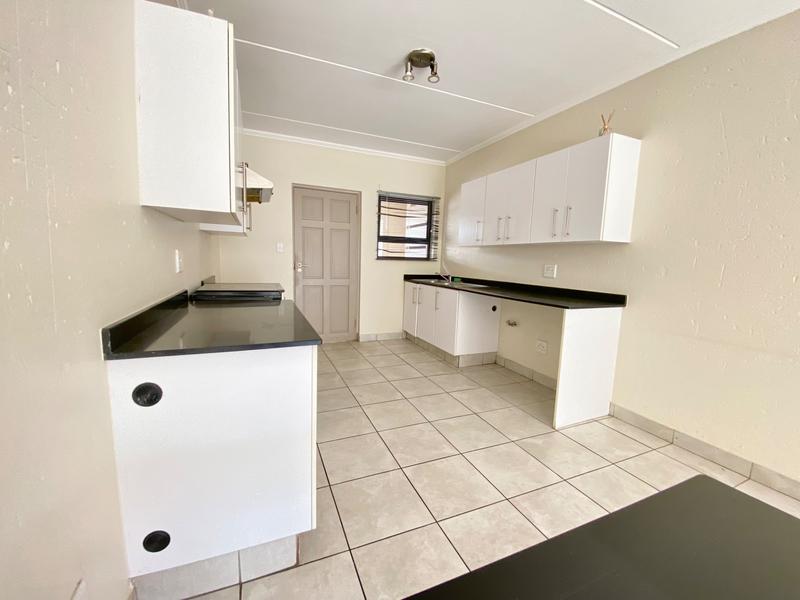 To Let 3 Bedroom Property for Rent in Beverley Gauteng
