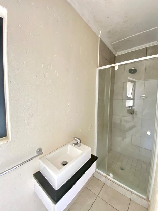 To Let 3 Bedroom Property for Rent in Beverley Gauteng