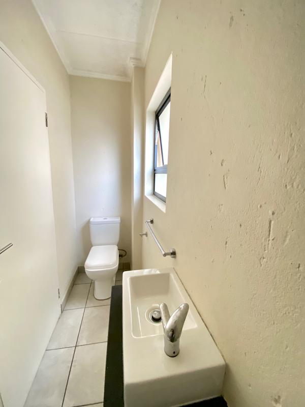 To Let 3 Bedroom Property for Rent in Beverley Gauteng