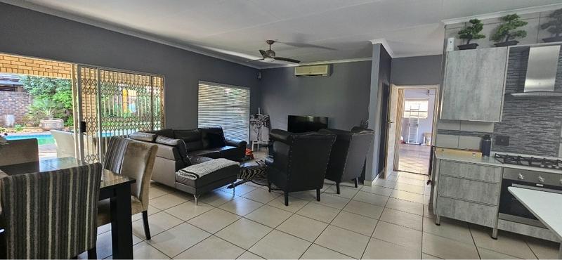 3 Bedroom Property for Sale in Three Rivers Proper Gauteng