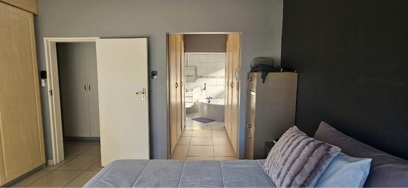 3 Bedroom Property for Sale in Three Rivers Proper Gauteng