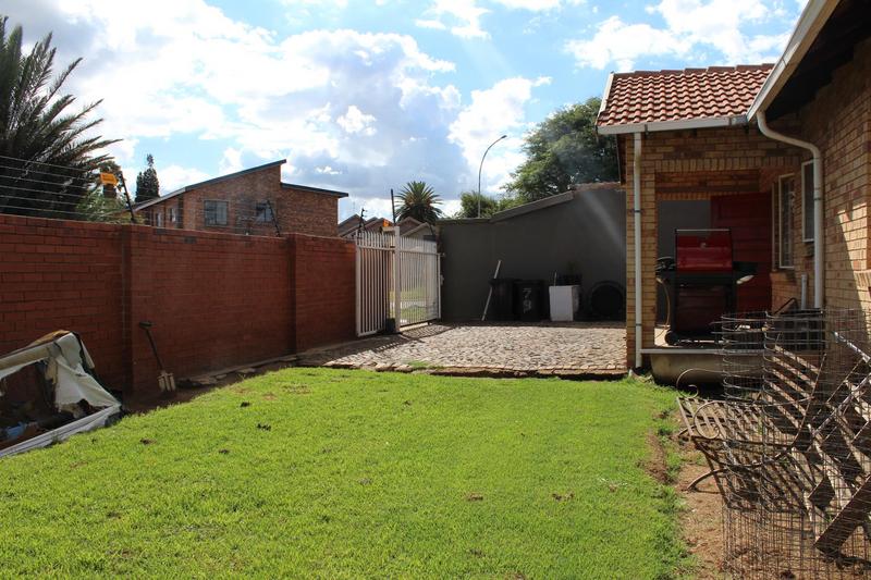 3 Bedroom Property for Sale in Rynsoord Gauteng