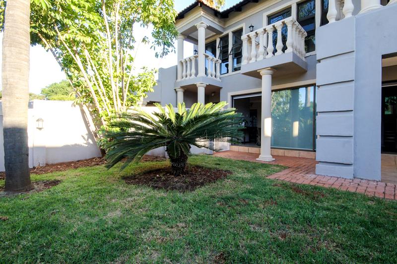 4 Bedroom Property for Sale in Zwartkop Gauteng